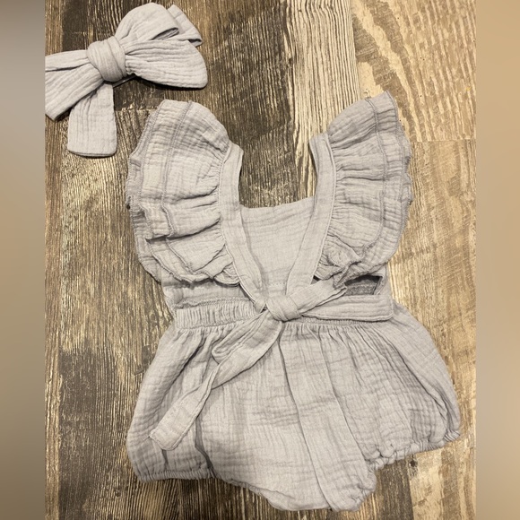 Baby Girl Romper with Headband - Picture 2 of 3